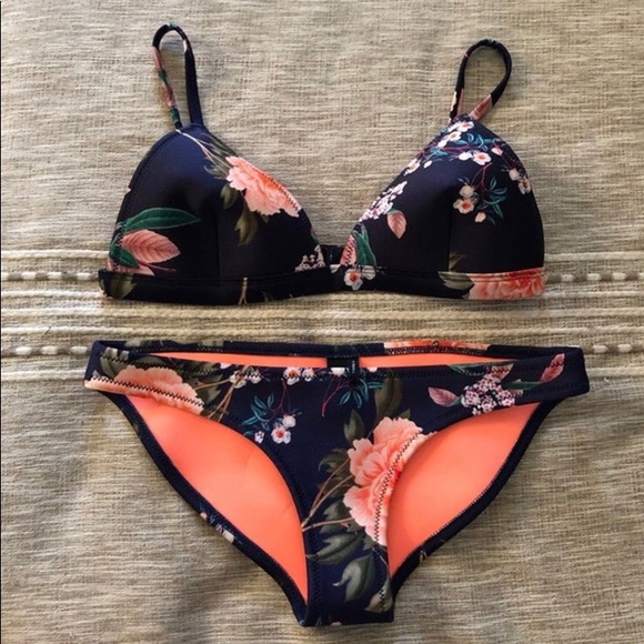 triangl swimwear Other - Triangl Swimwear Navy Floral Delphine Bikini Set